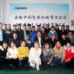 우리는 휴가에서 돌아왔다.