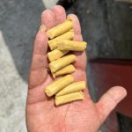 계량기를 운반하는 이중 버킷 벨트